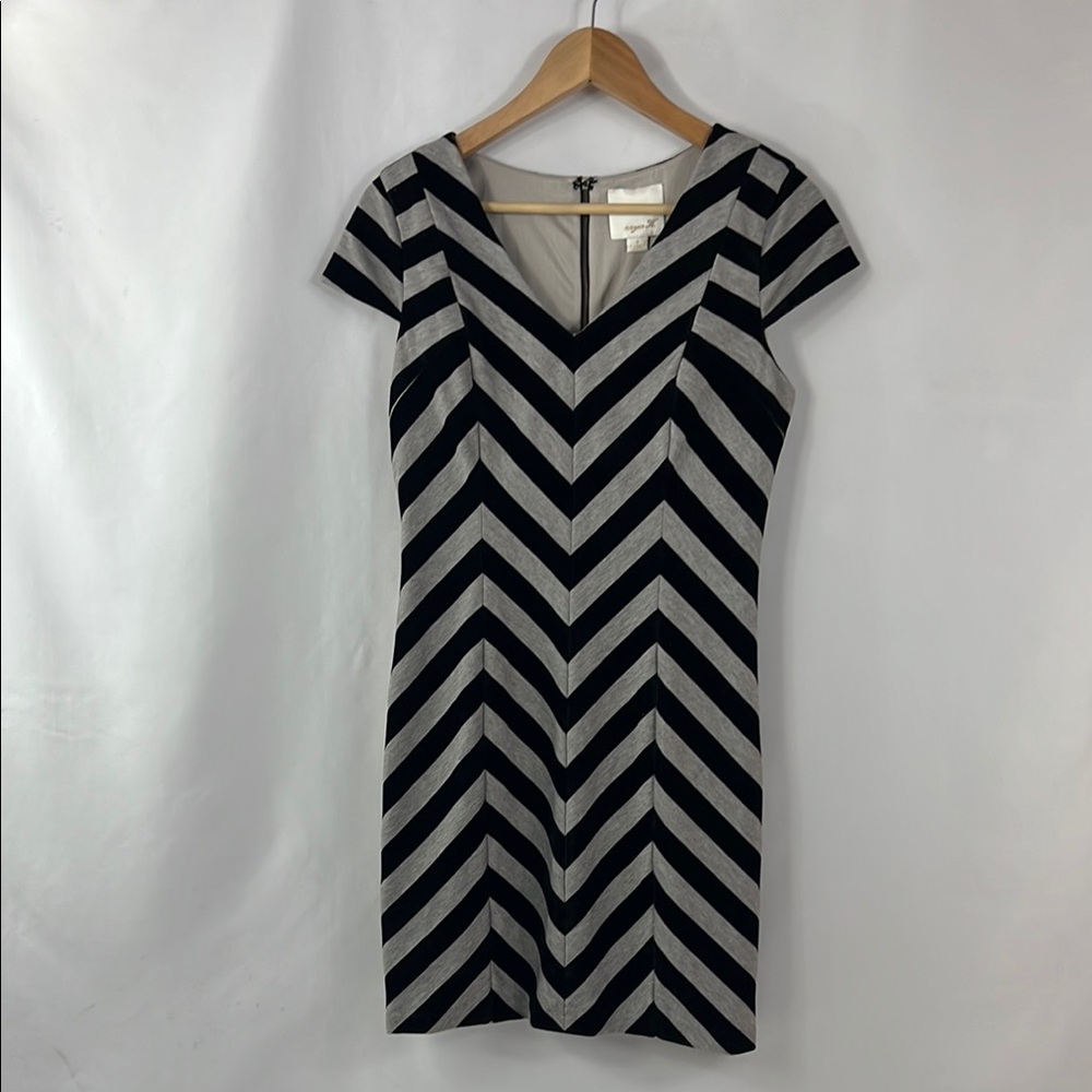 Aryn K Black Velvet and Grey Sheath Chevron Dress with V-Neck & Capped Sleeves S
